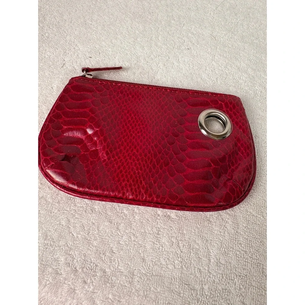 Chic Red Snakeskin Faux Leather Zippered Pouch Eyelet Accent‎