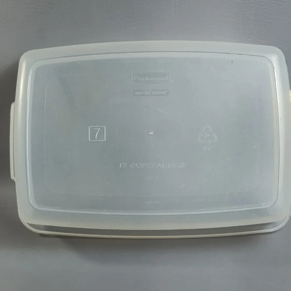 Rubbermaid Servin Saver Lot Of 3- (2) #10 12 Oz & #10 17 Cup Almond‎ Rectangle