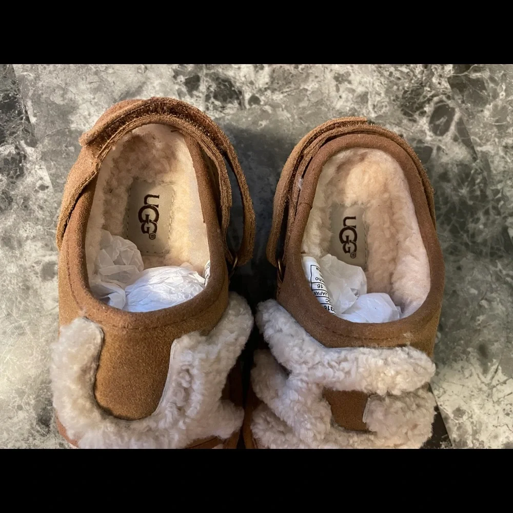 UGG slide slippers