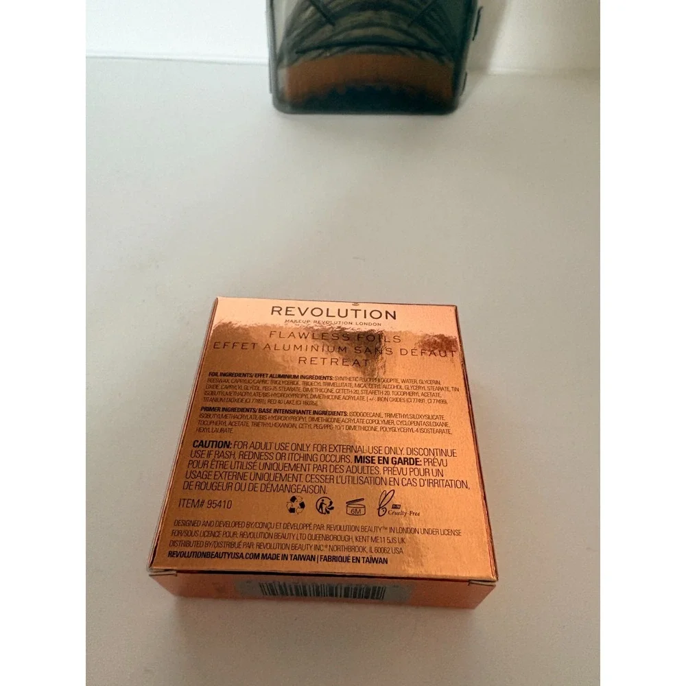Makeup Revolution‎ Flawless Foils Eyeshadow Retreat 0.07 oz Metallic 18D03