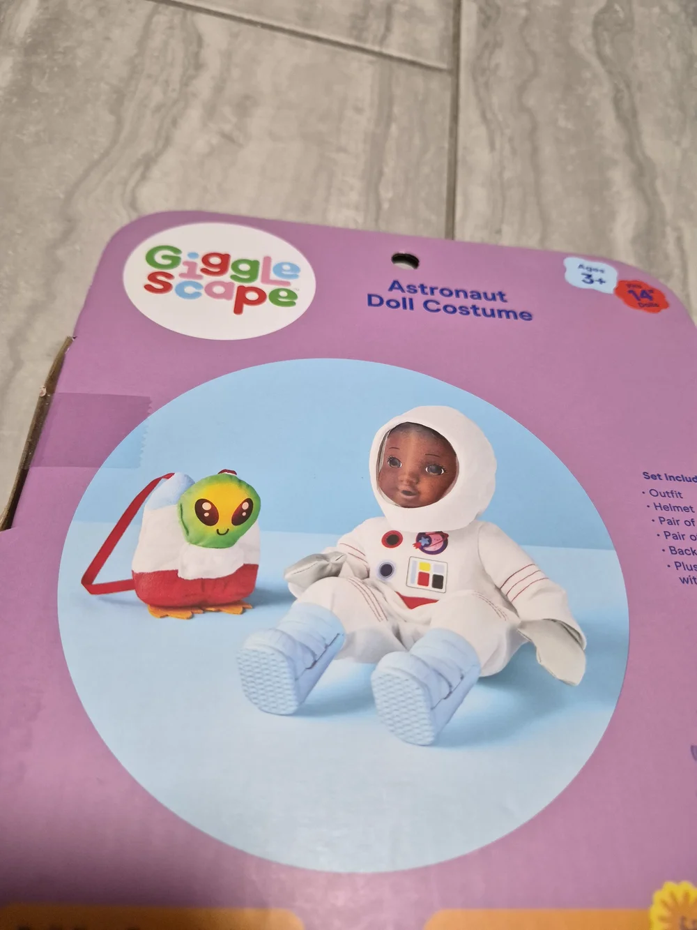Giggle Scape astronaut costume