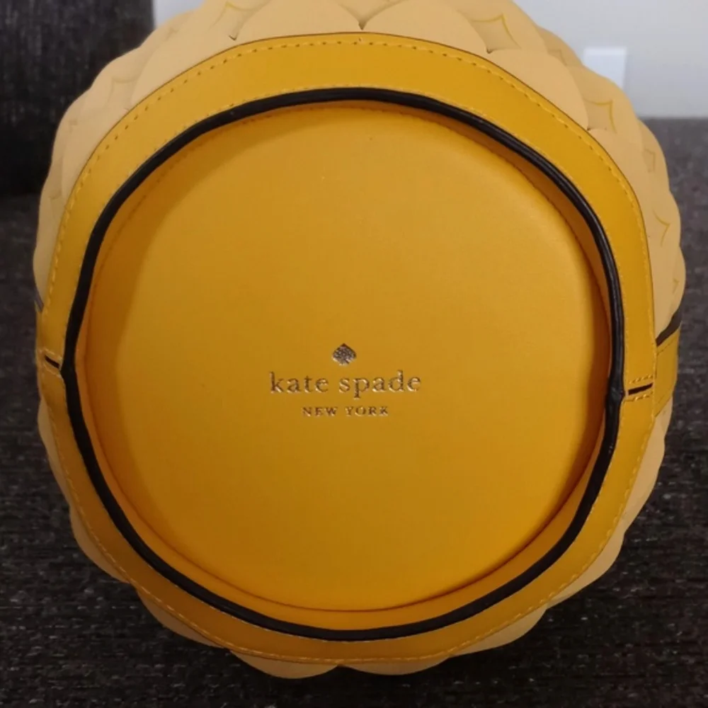 🆕 🍍RARE Kate Spade🍍 - 