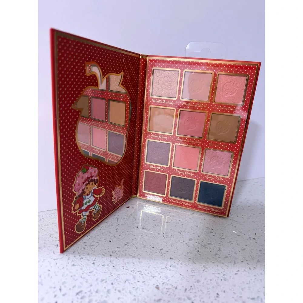 Taste Beauty cloud finishes eyeshadow