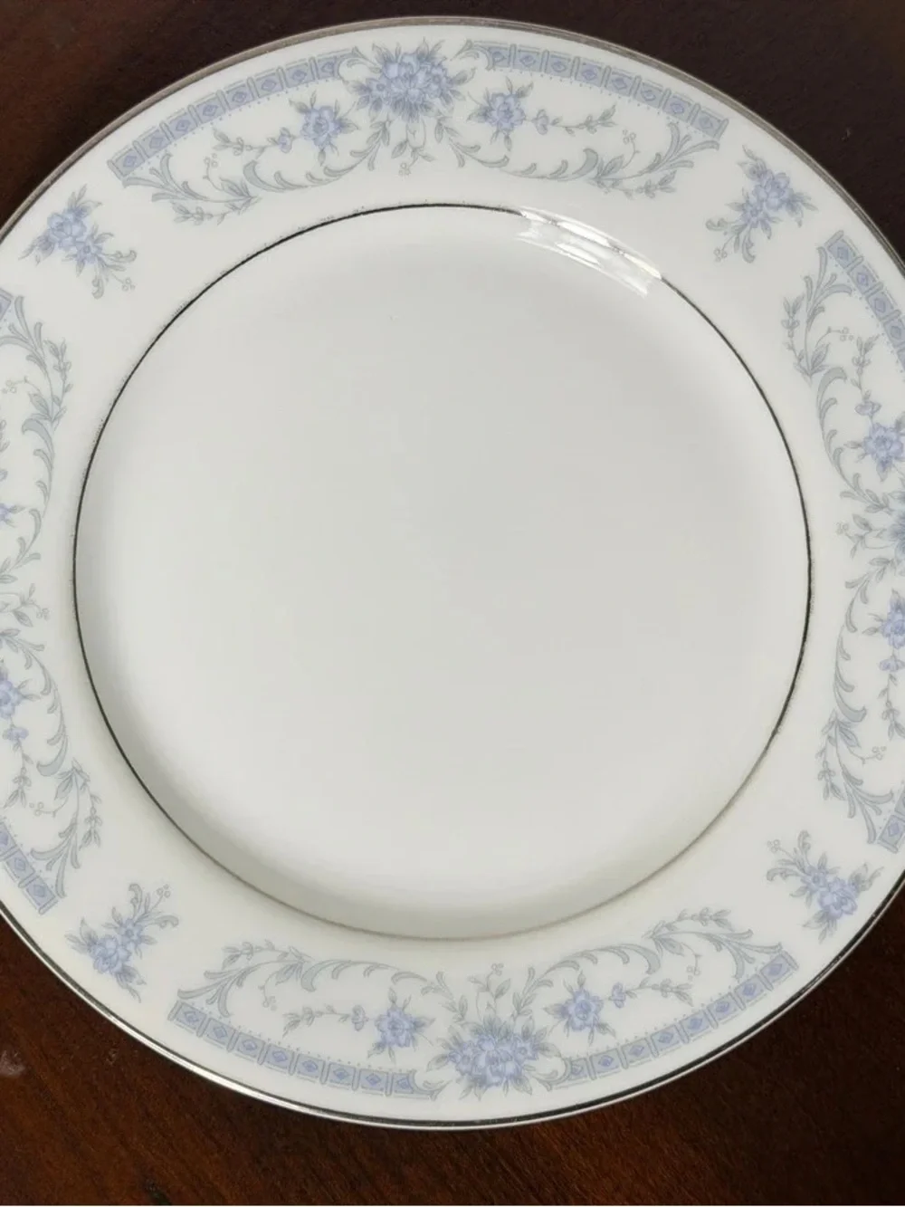 N/A elegant porcelain