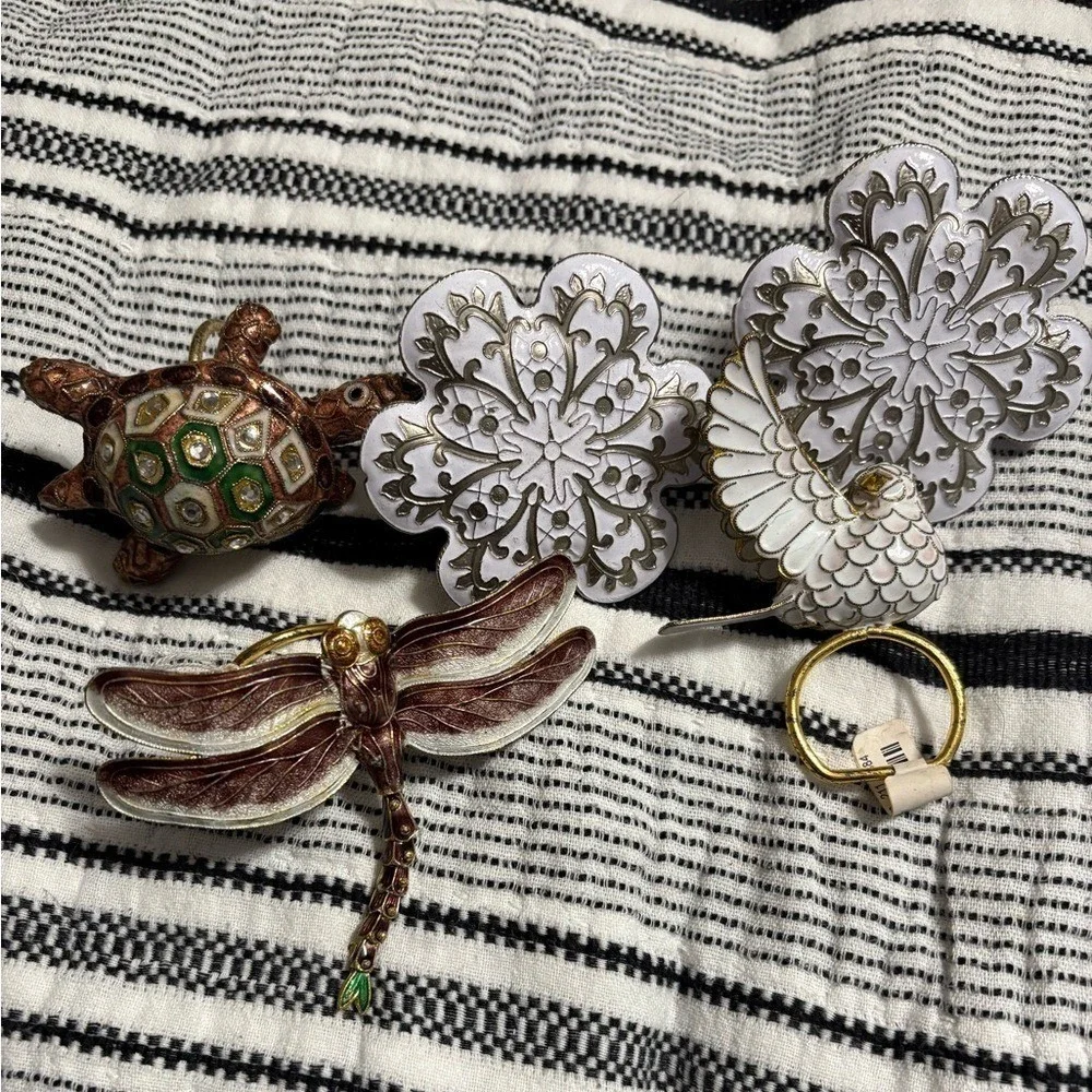 Pottery Barn Cloisonné Enamel‎ Napkin Rings Set 5 Nature Dragonfly Owl Turtle