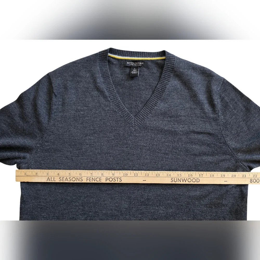 Banana Republic ​brand banana