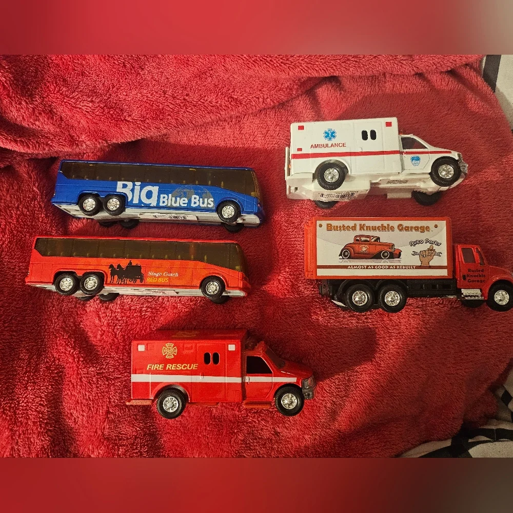 Shing Fat Huiyang Pullback‎ Vehicle Lot of 5 (Fire, Ambulance, 2 Buses, Truck)