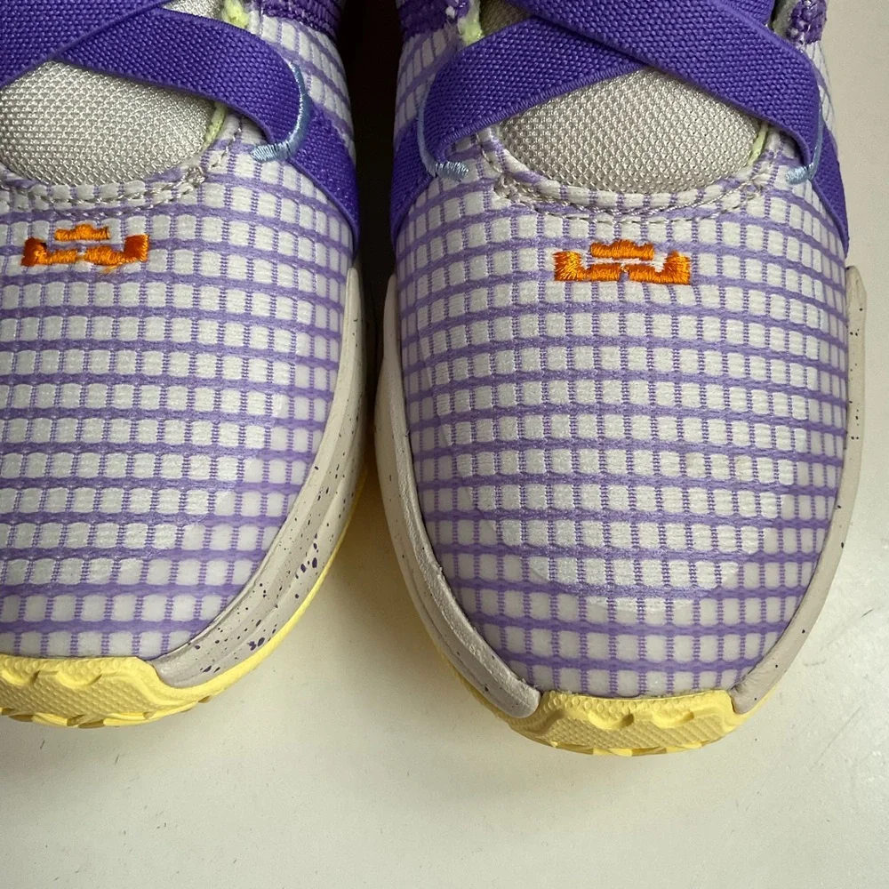 Nike purple midfoot