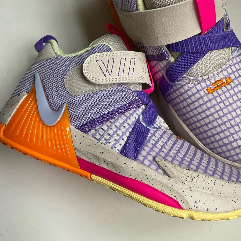 Nike striking vii