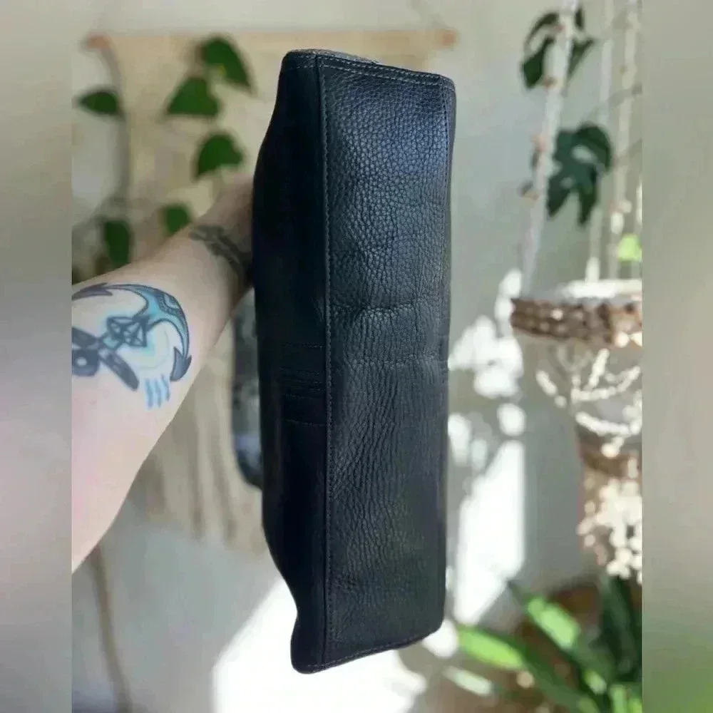 Kenneth Cole Reaction black leather