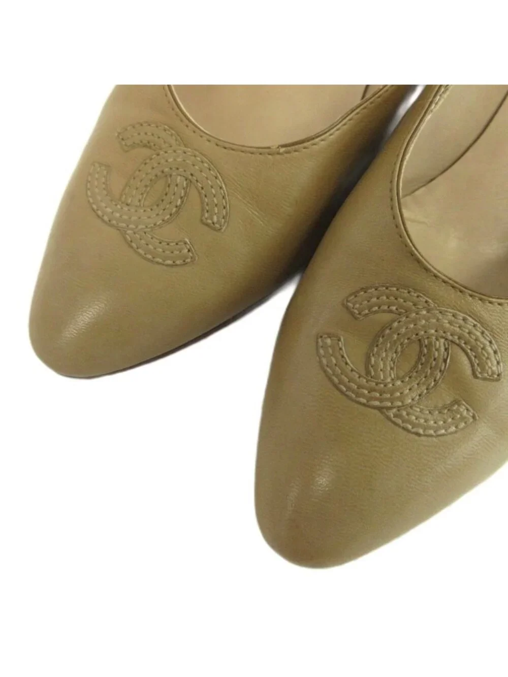 Chanel name pumps