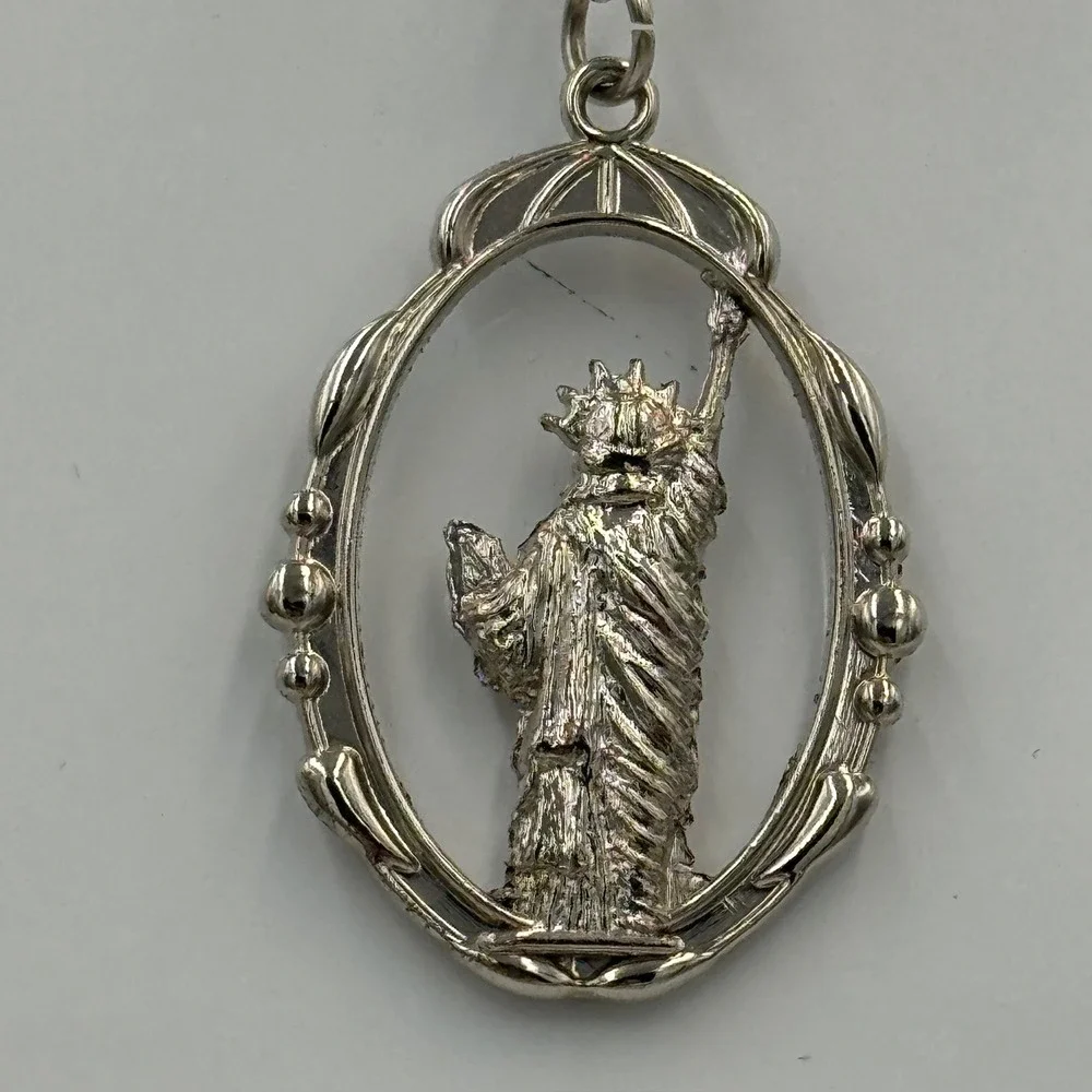 Unbranded statue liberty