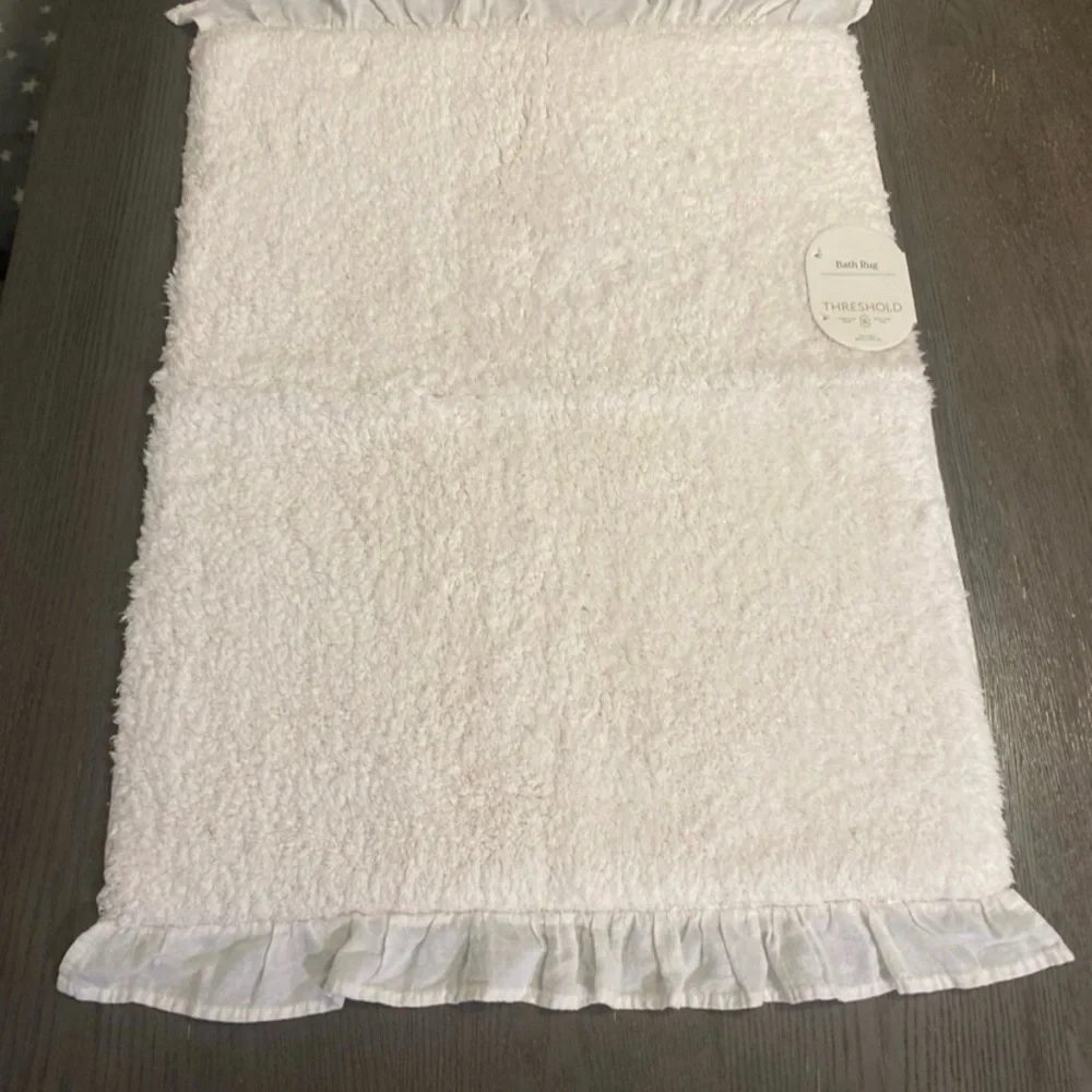 Threshold Cream Ruffled Bath Mat