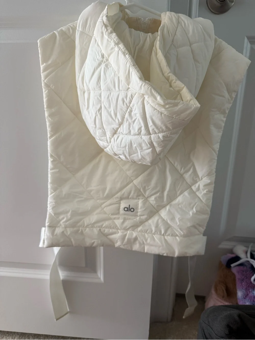 ALO Yoga cropped quilted