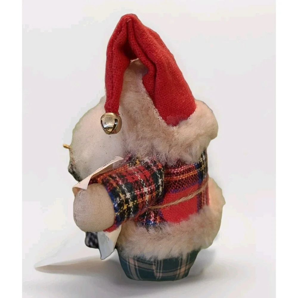 Collectible Creations embrace festive