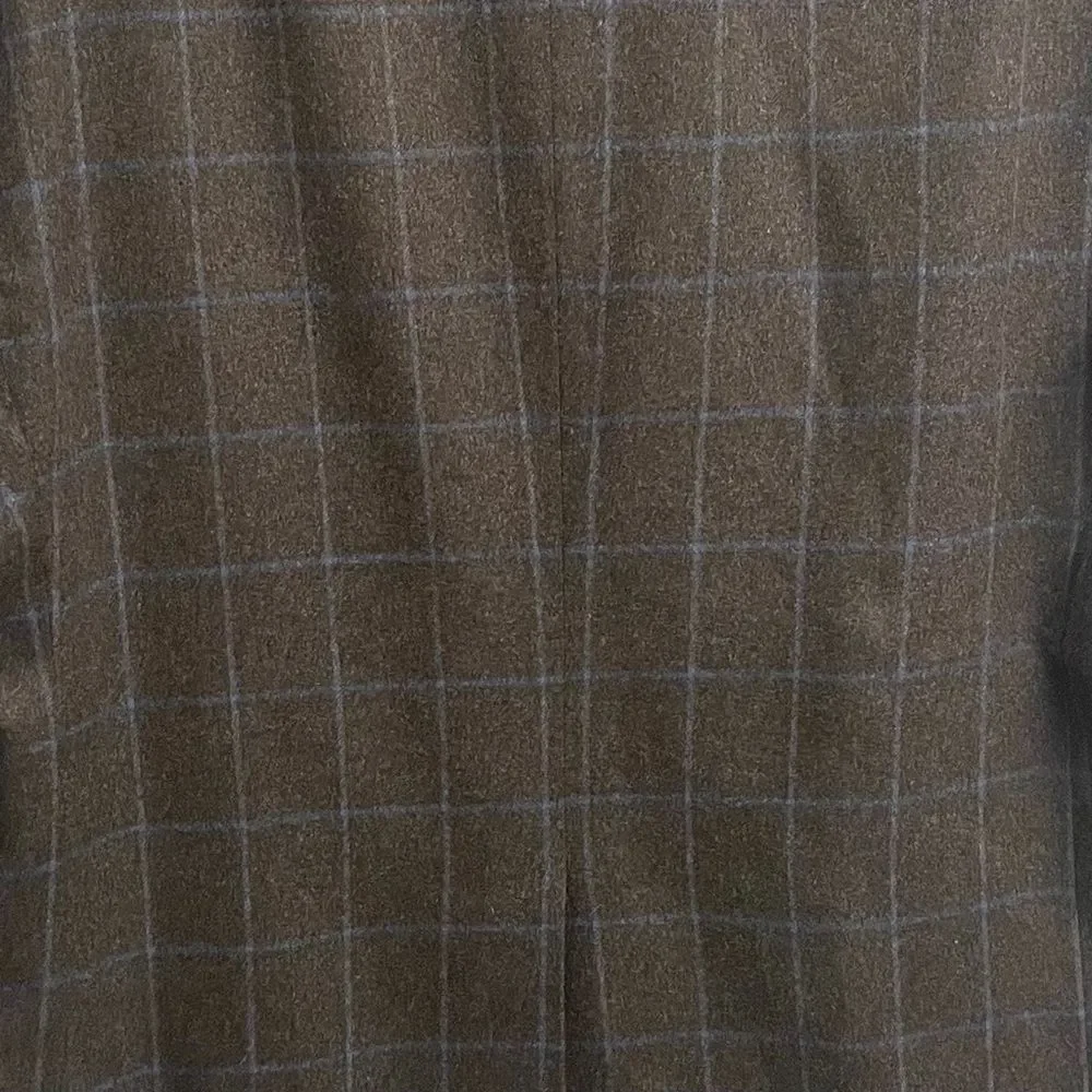 Cambridge cashmere button