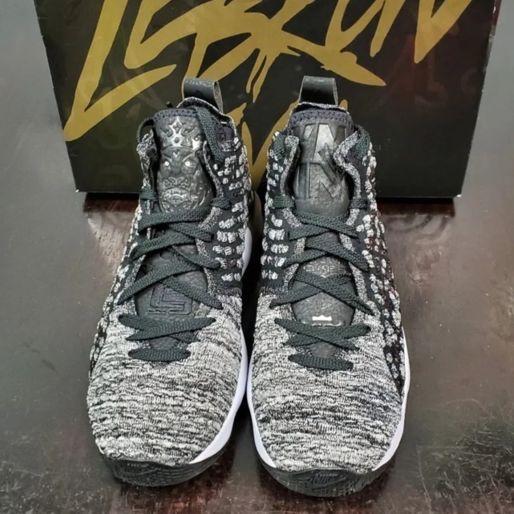 Nike lebron 17