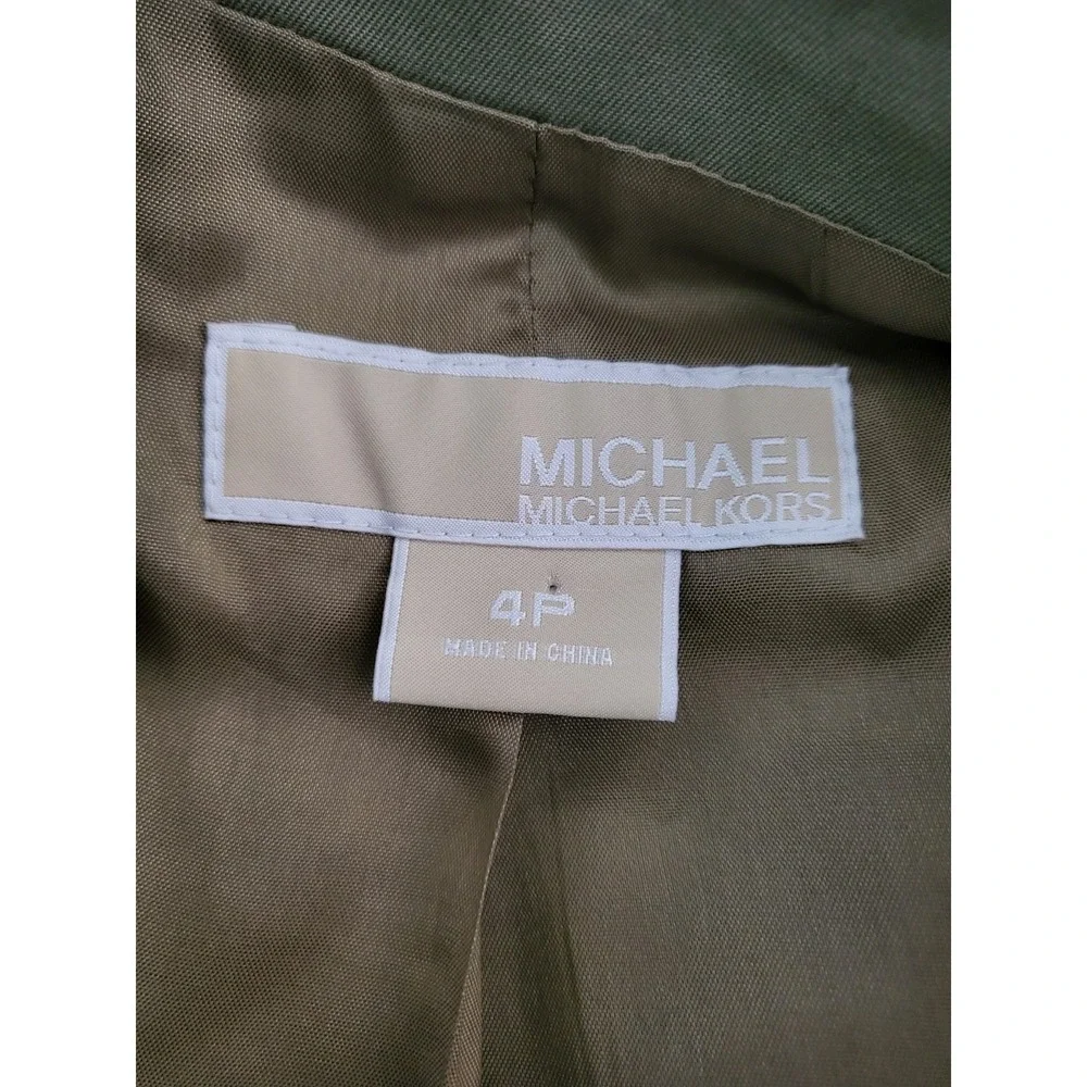 Michael Kors stay stylish