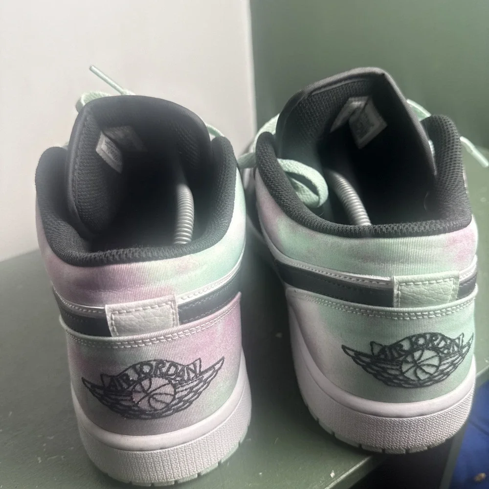 Jordan worn few