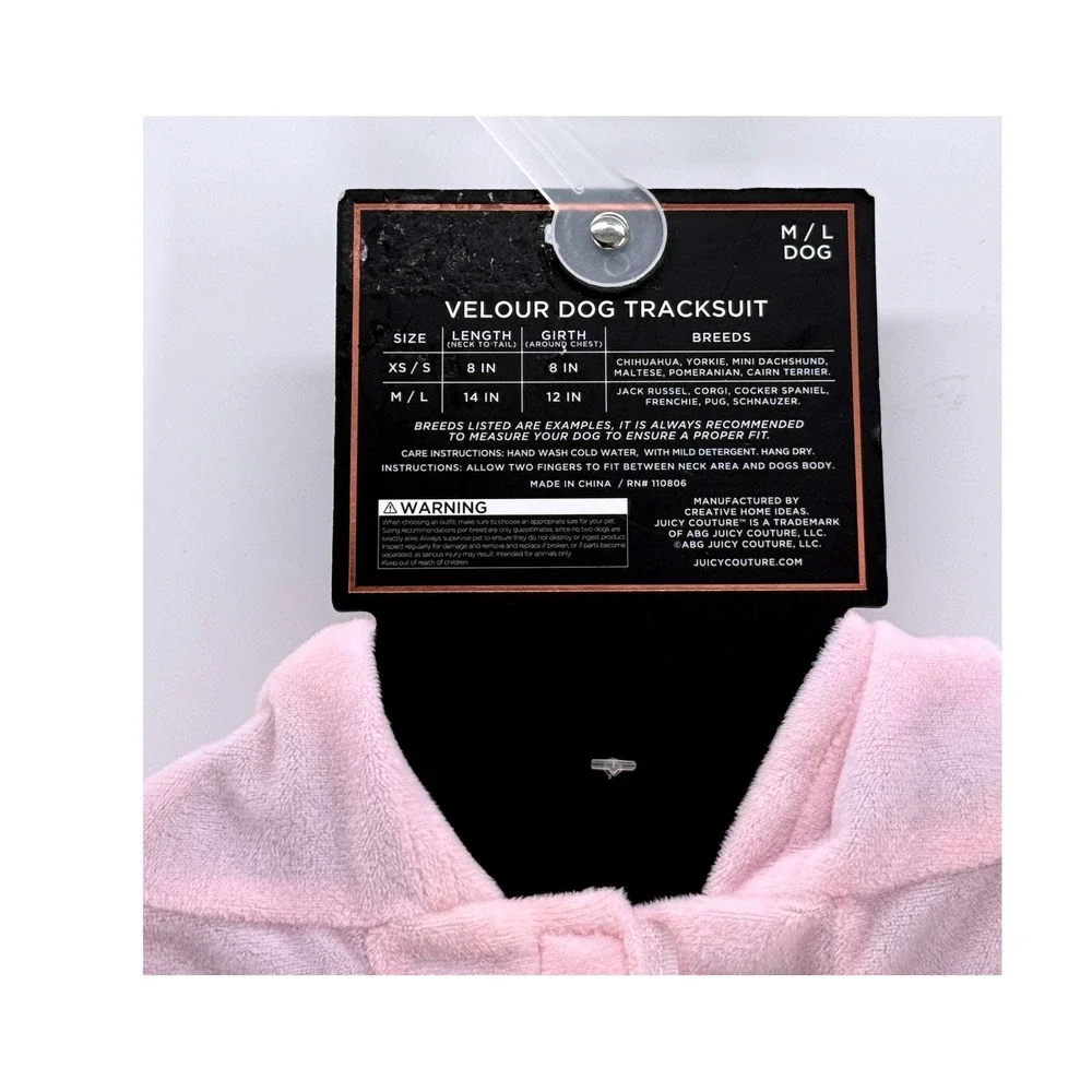 Juicy Couture 2000s while features