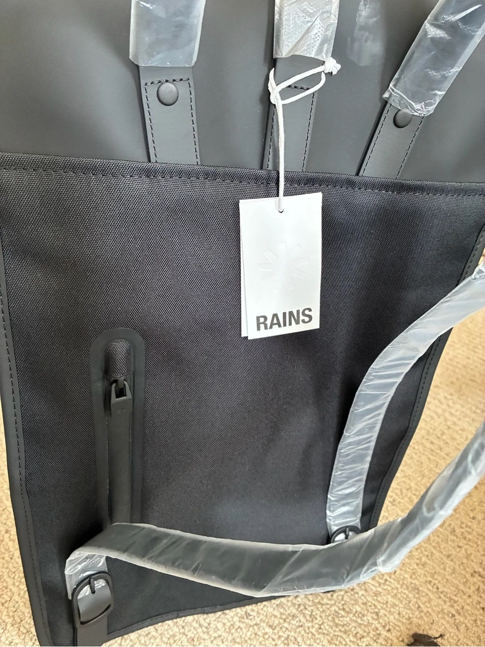 Rains minimal roll
