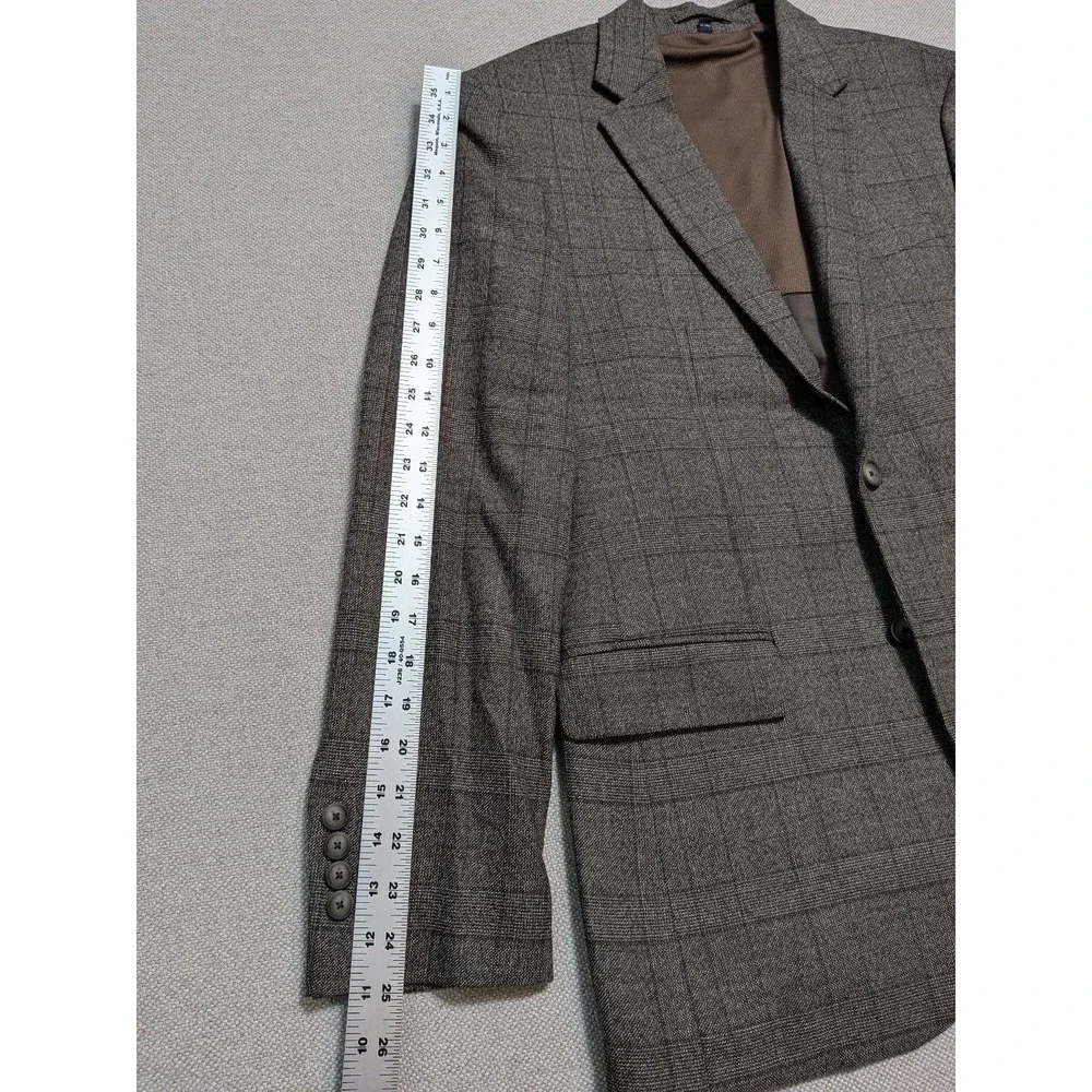 Jos. A. Bank combines wool 37