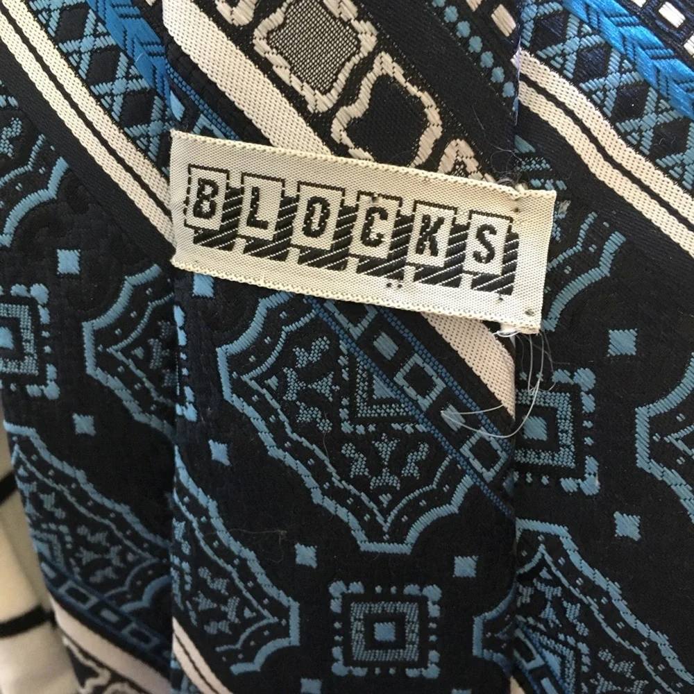 Blocks this men’s