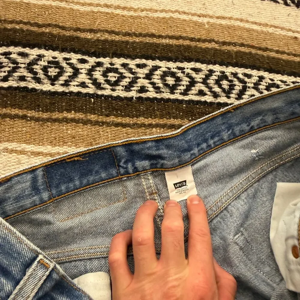 Men's Vintage 90's Levi's 501 XX Button Fly Light Wash Denim Blue Jeans 37 x 29