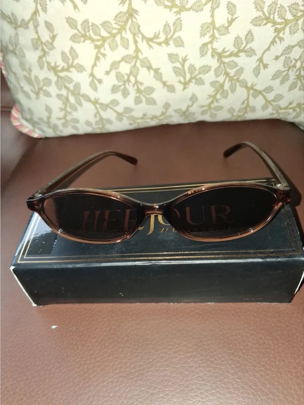 Herjour color brown