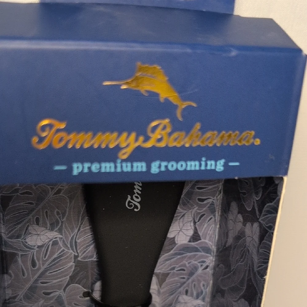 Tommy Bahama Grooming Brush