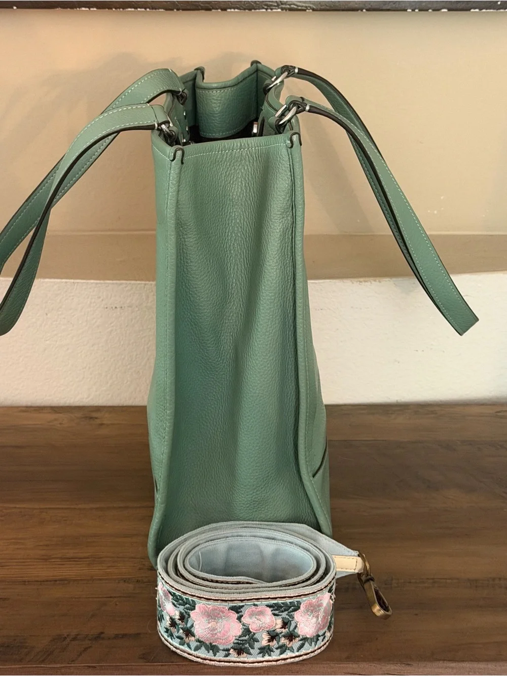 Coach Dempsey medium Leather Tote Bag — Sage Green