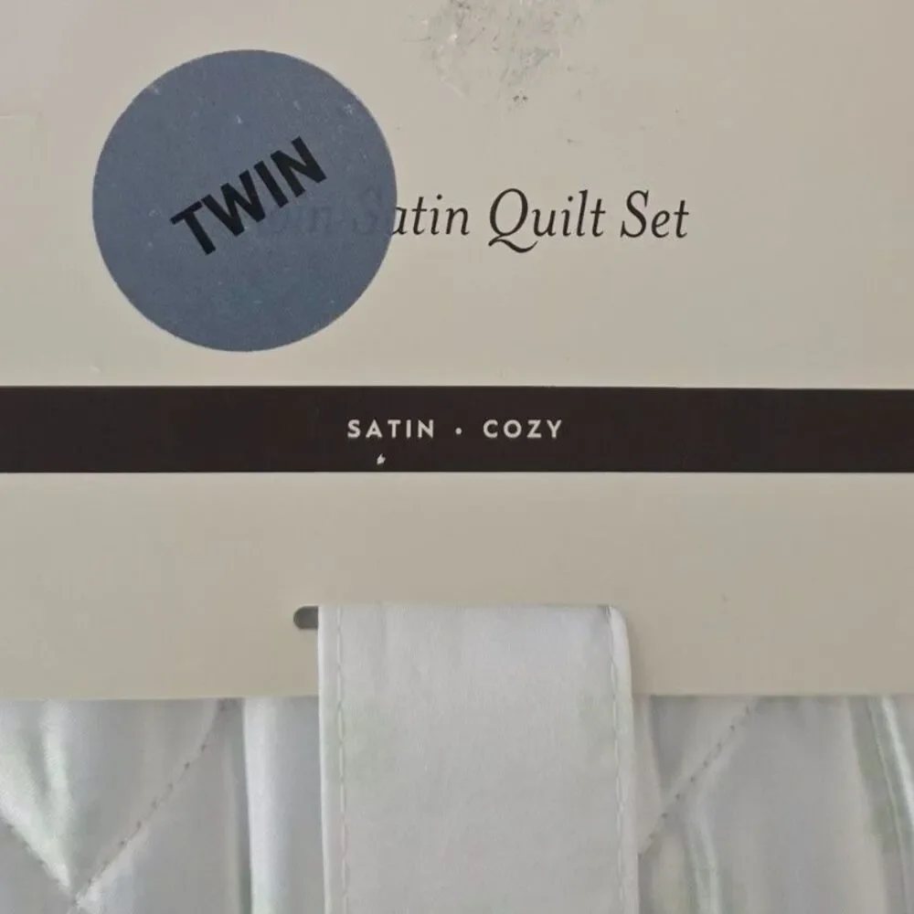 Laura Ashley nwt 100% guest