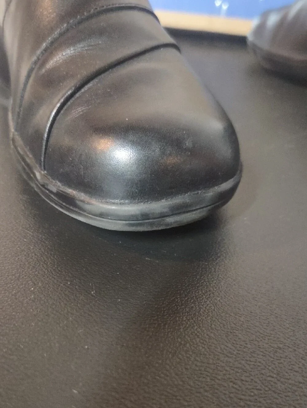 Clarks smooth black