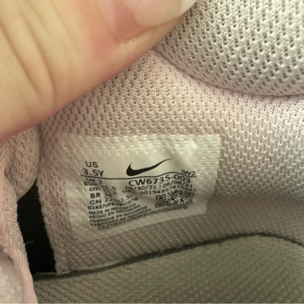 Nike good preowned