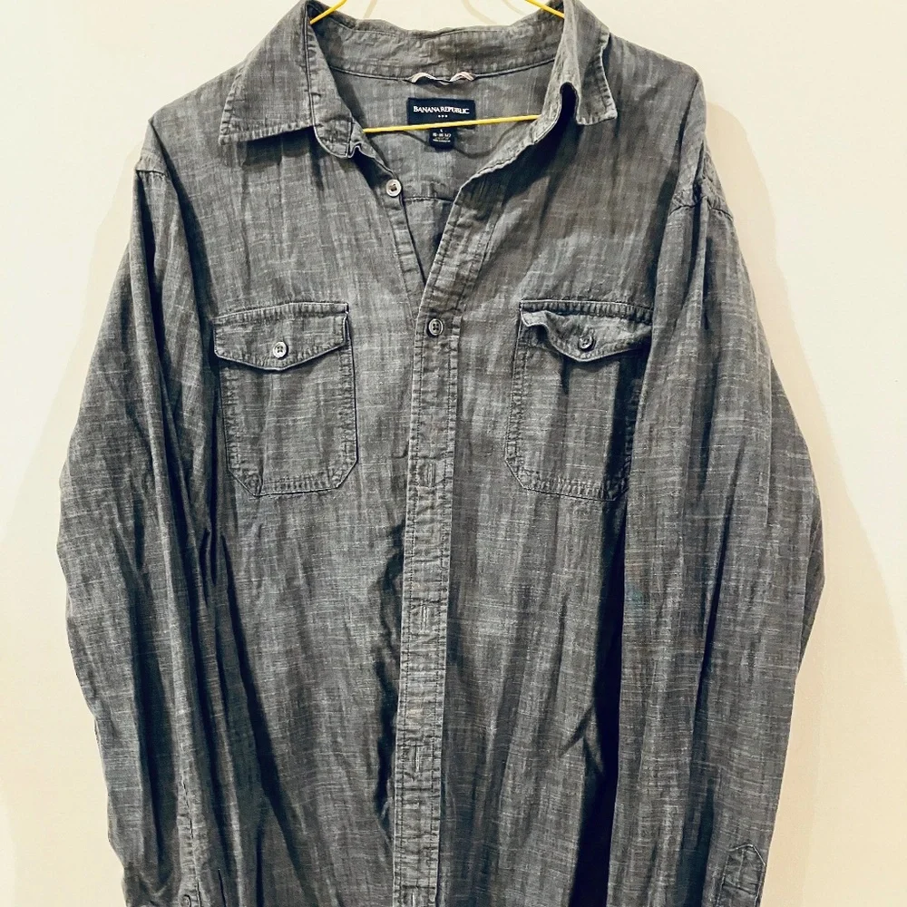 Banana Republic gray linen cotton men’s button down shirt L