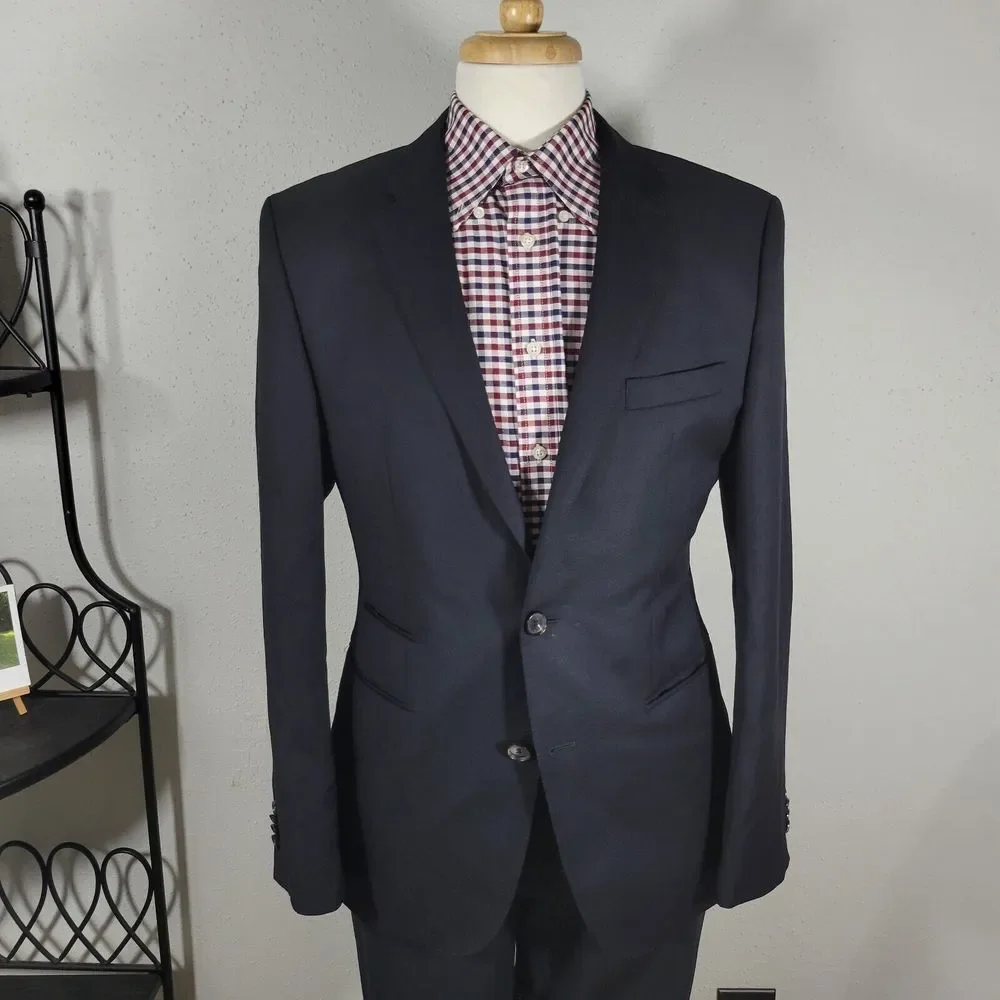Hugo Boss Men's Sport Coat Blazer Two Button Solid Black SHK SKIN Wool Size 40R‎