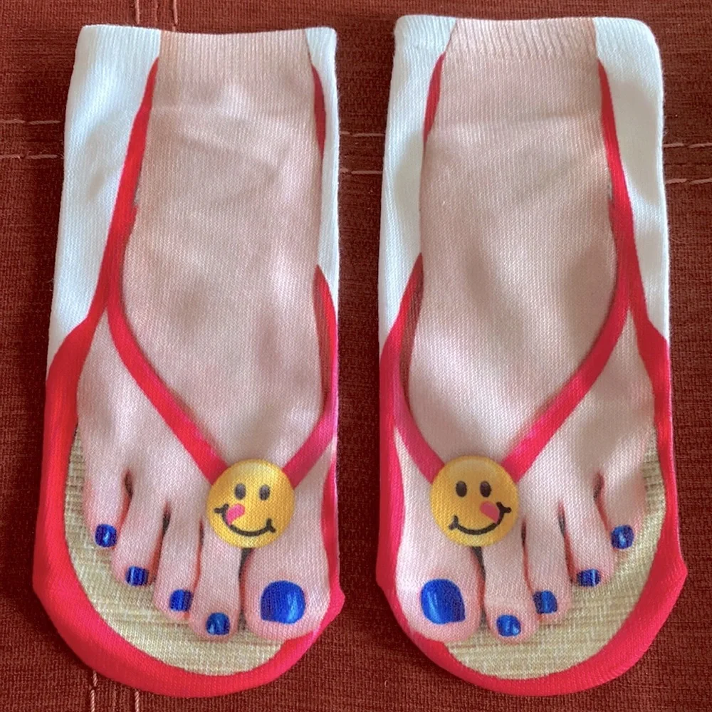 Queen Bee Boutique 🆕fun socks