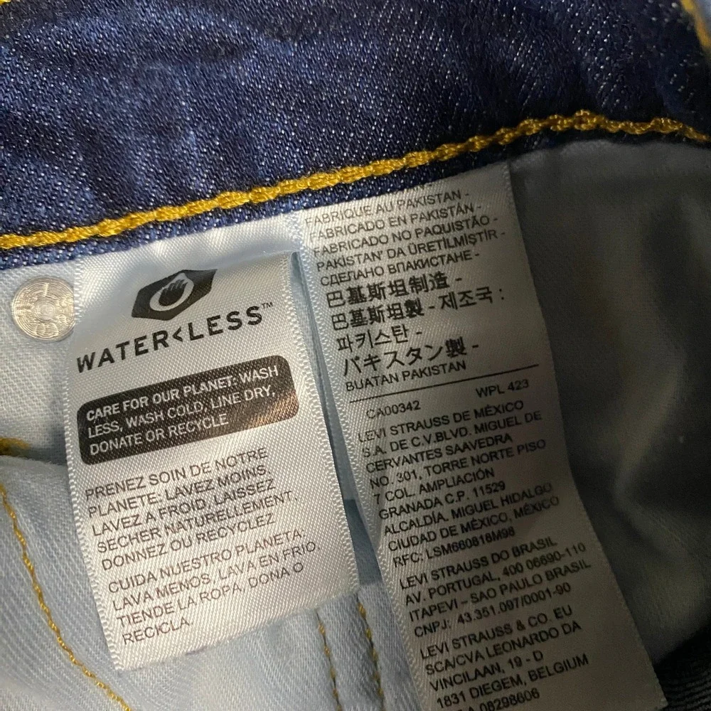 Levis excellent pre