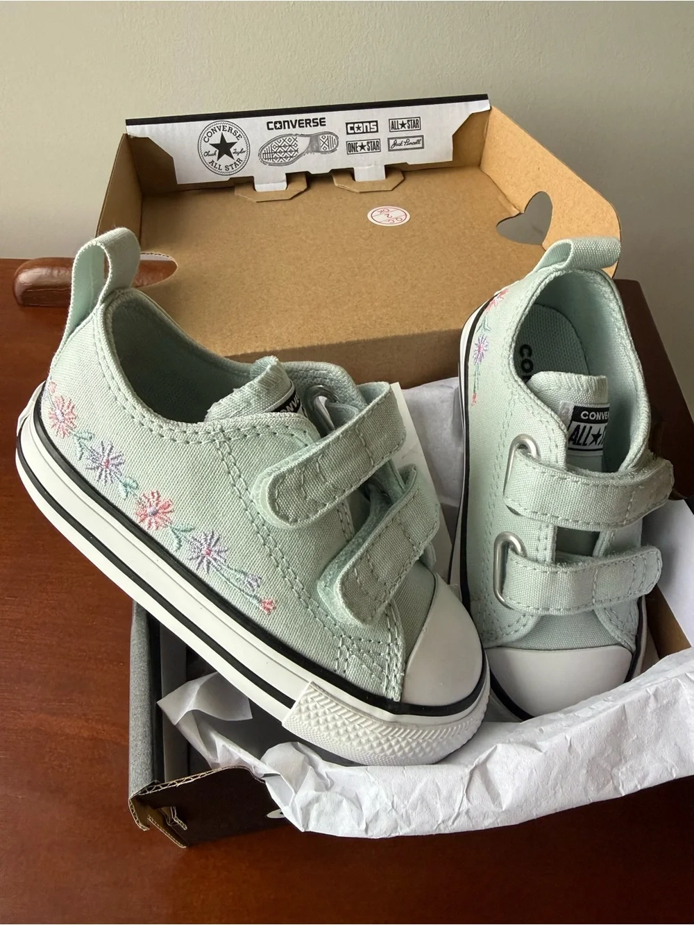 Converse brand new