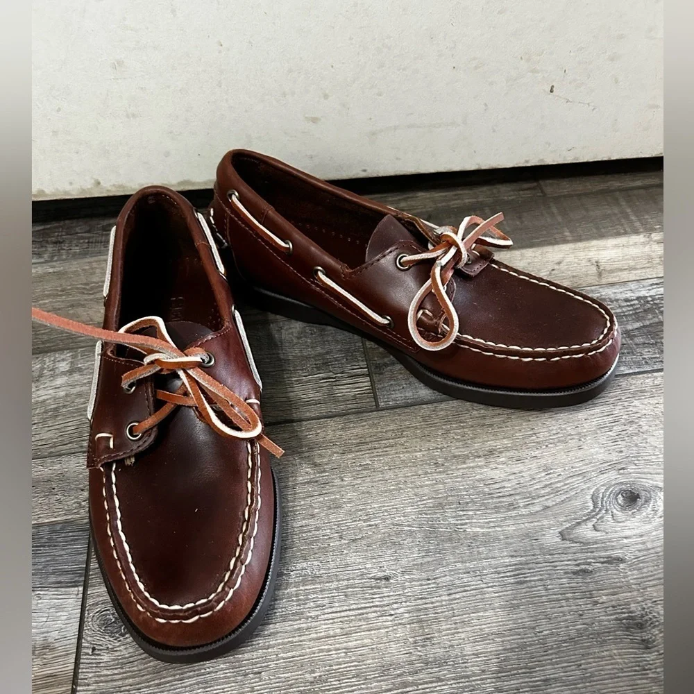 Sebago elegant dark