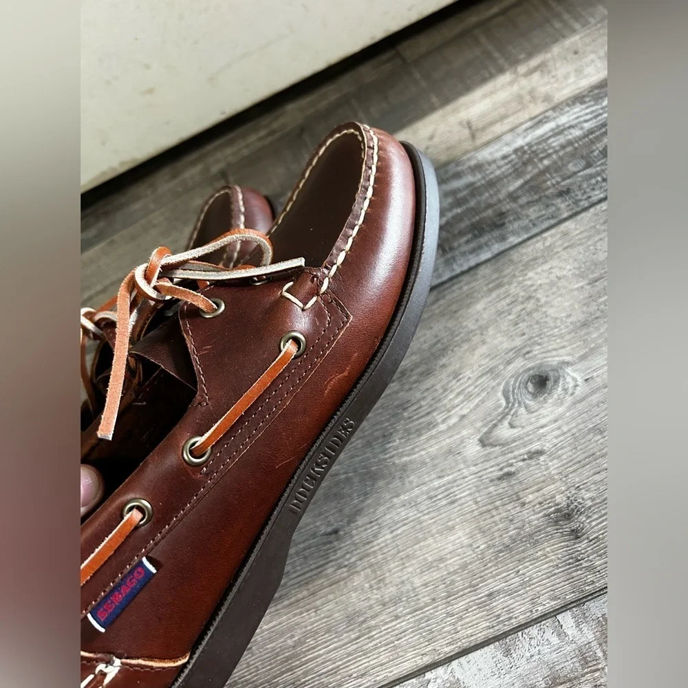 Sebago elegant dark