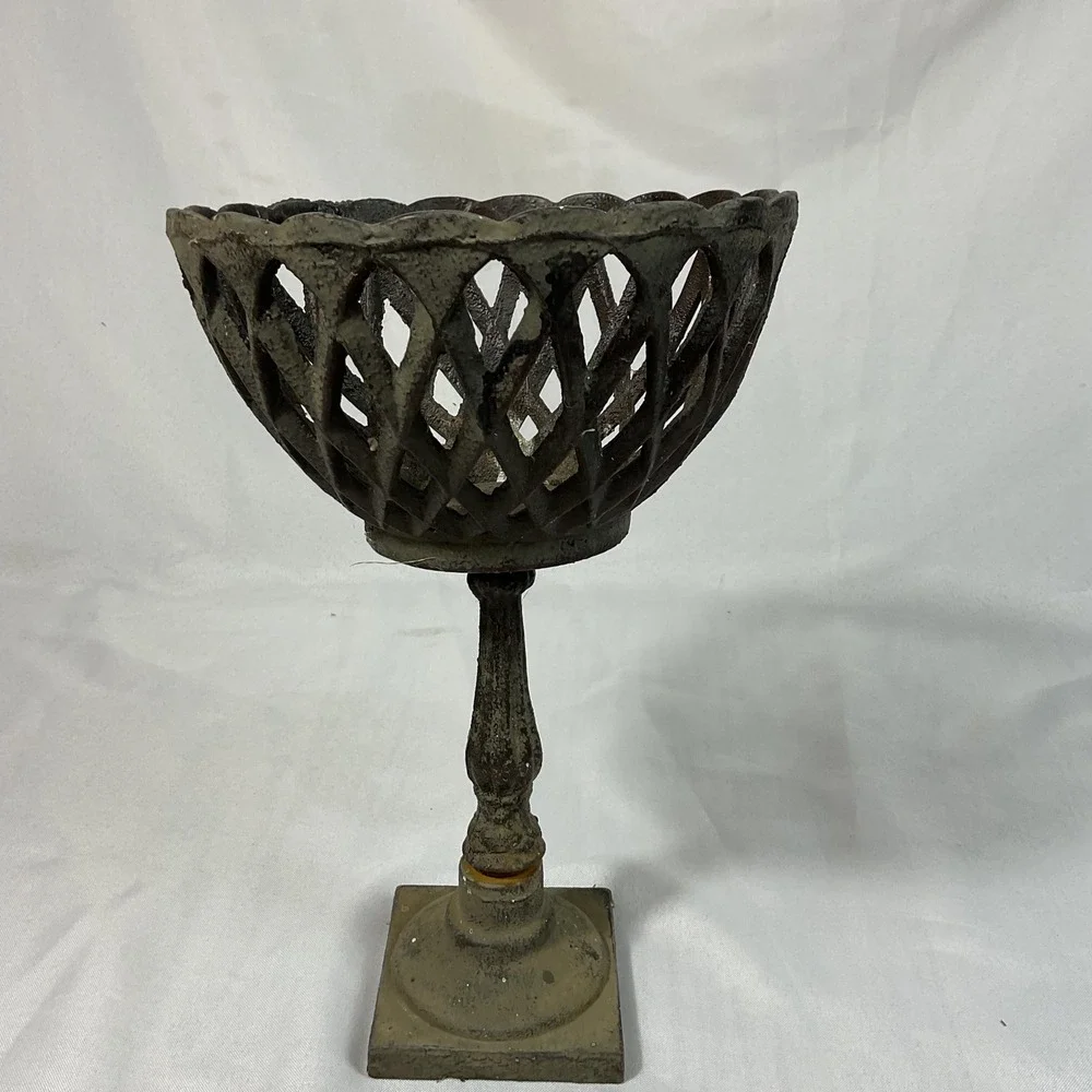 N/A item base pinecones