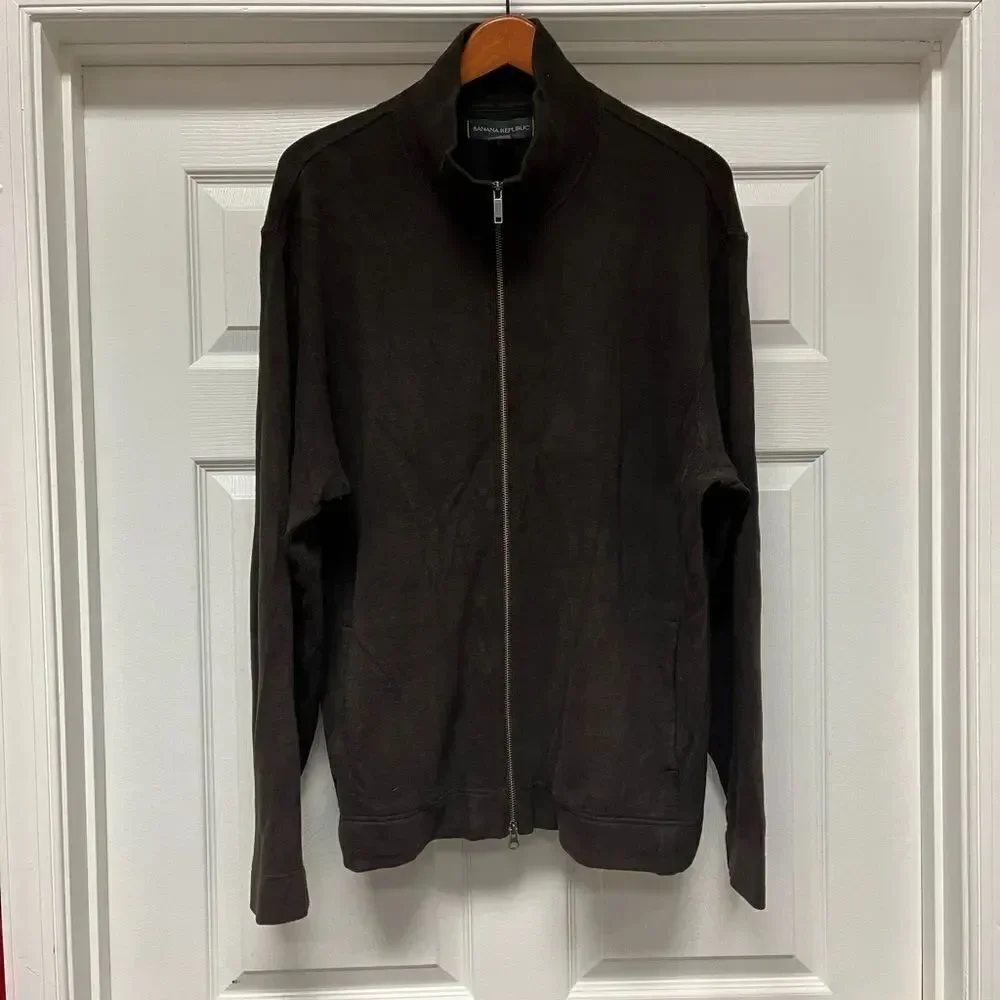 Banana Republic measures approx