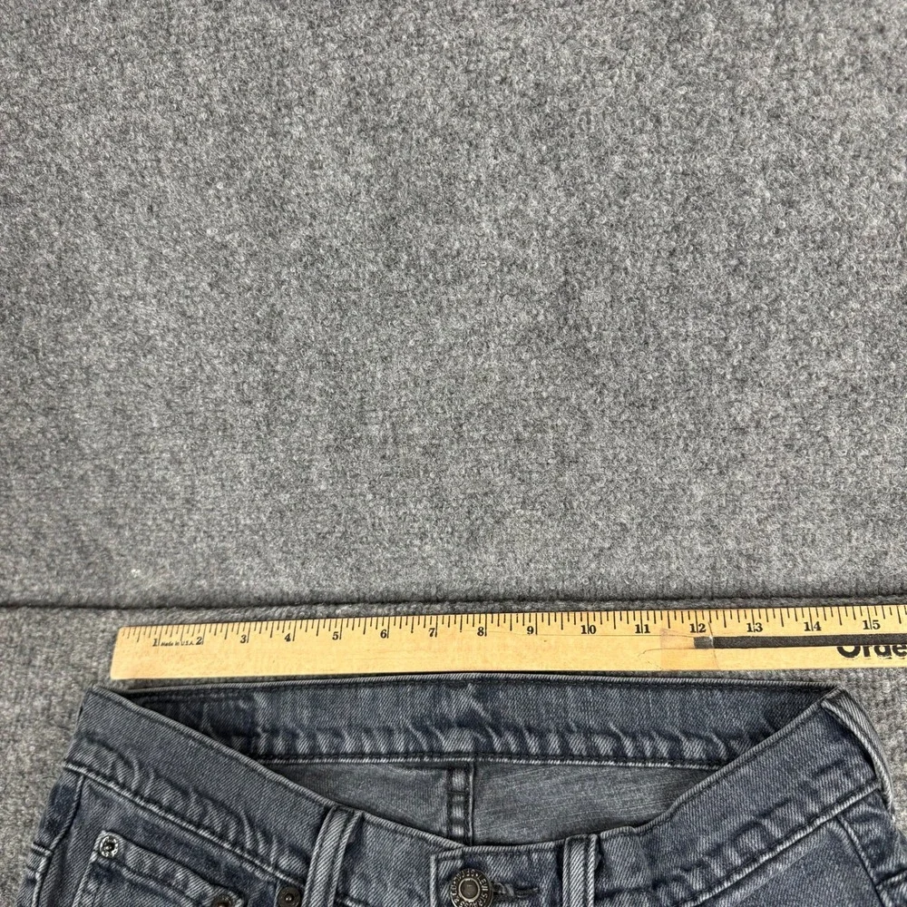 Levis present be fit