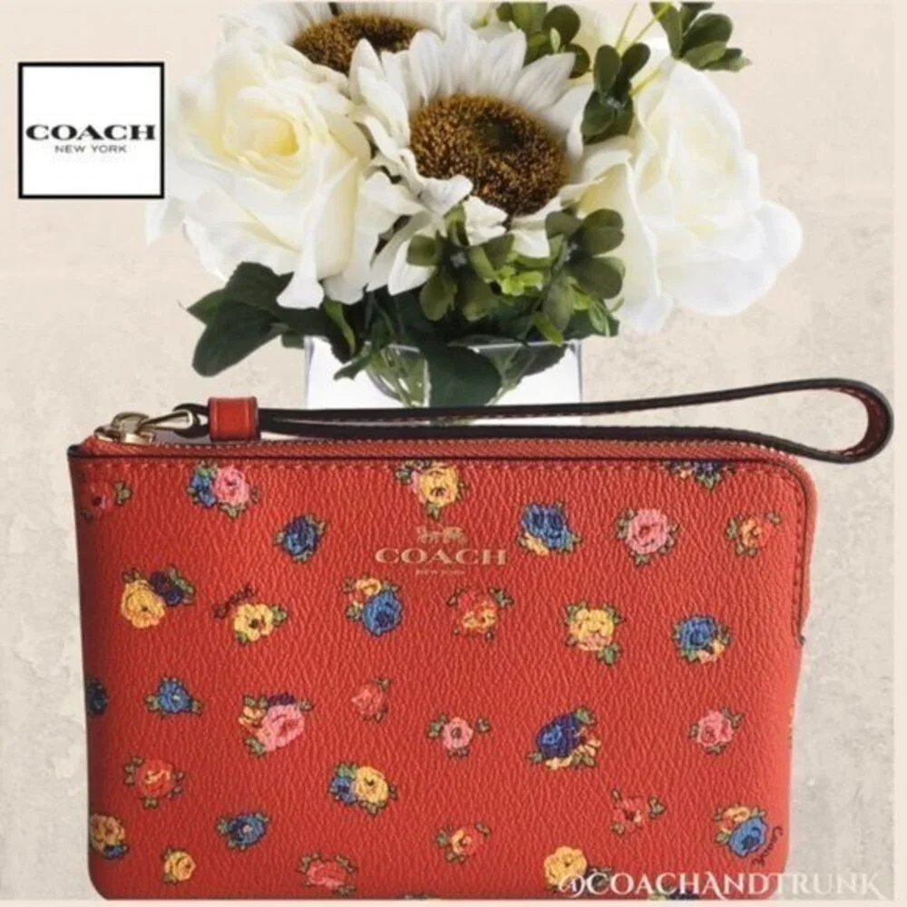 COACH‎ Corner Zip Wristlet With Mini Vintage Rose Print Miami Red Multicolor NWT