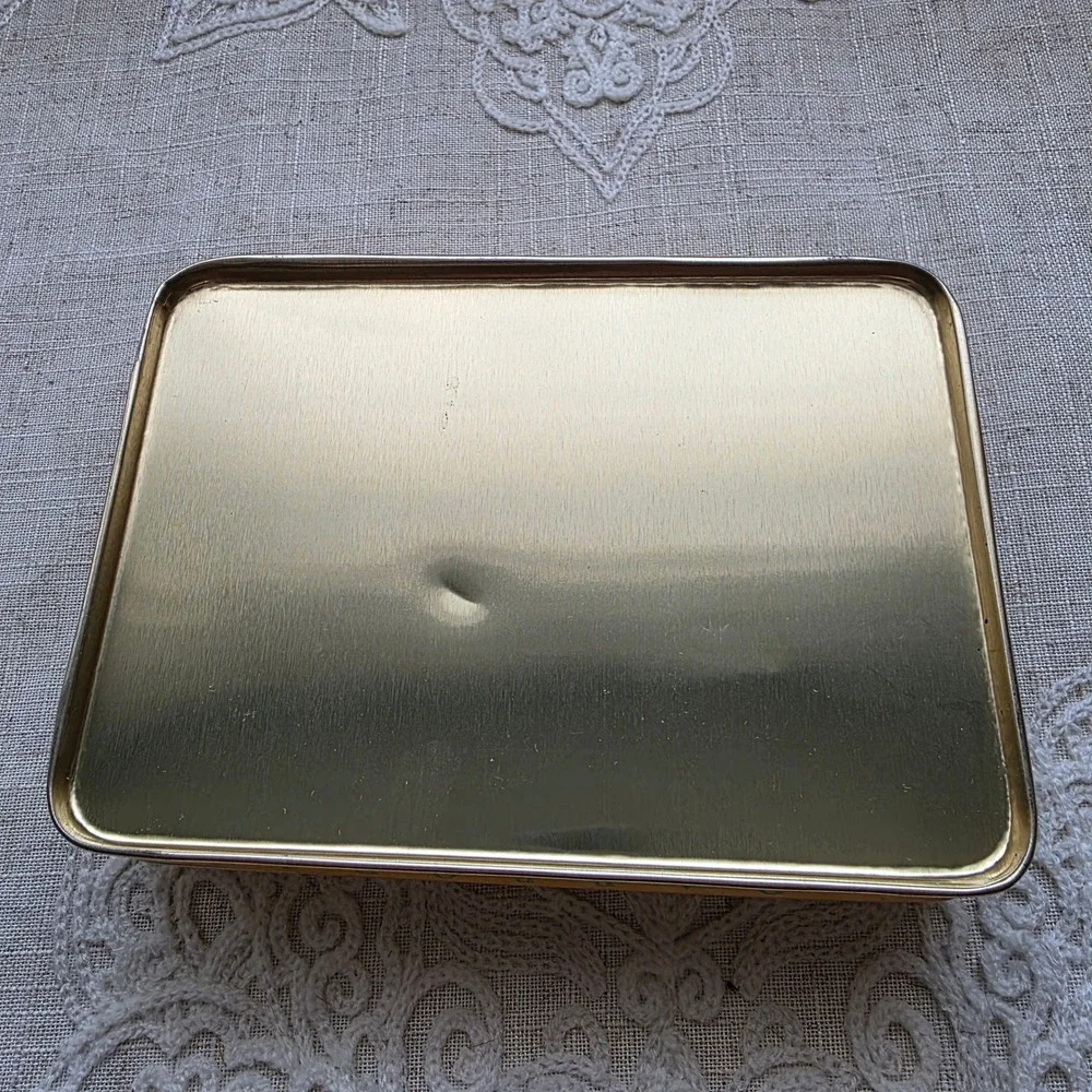 Daffodil two tins