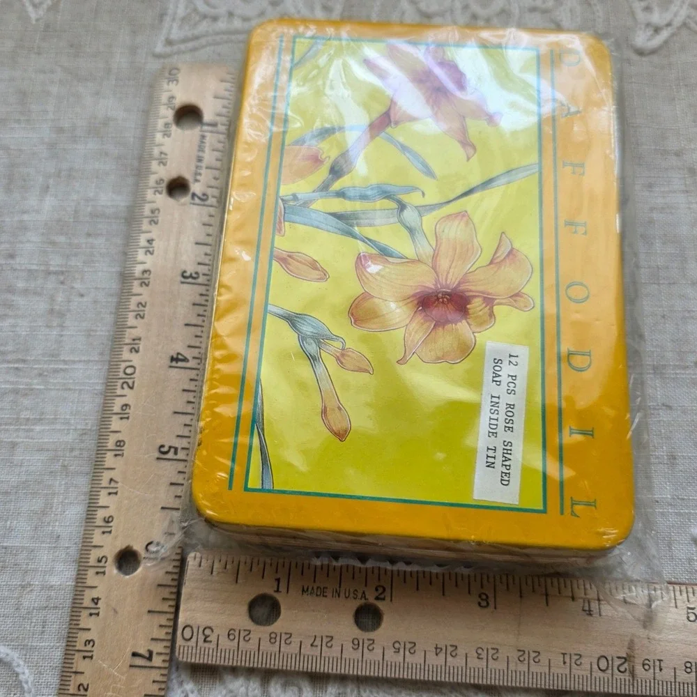 Daffodil two tins