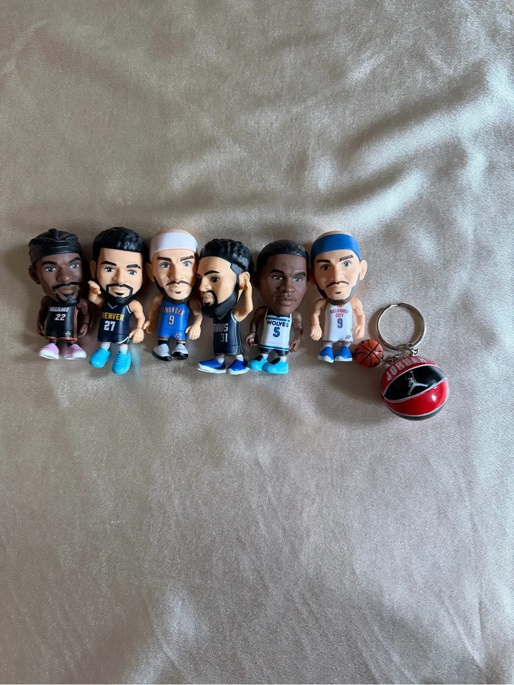 Zuru 5 Surprise NBA Ballers Action Figures Lot of 6 With Keychain and ball