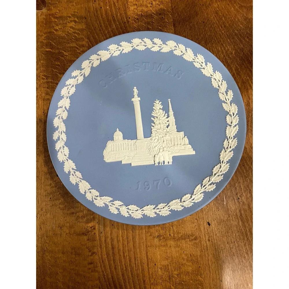 Wedgwood Christmas 1970 Blue Jasperware Plate‎ Trafalgar Square London England