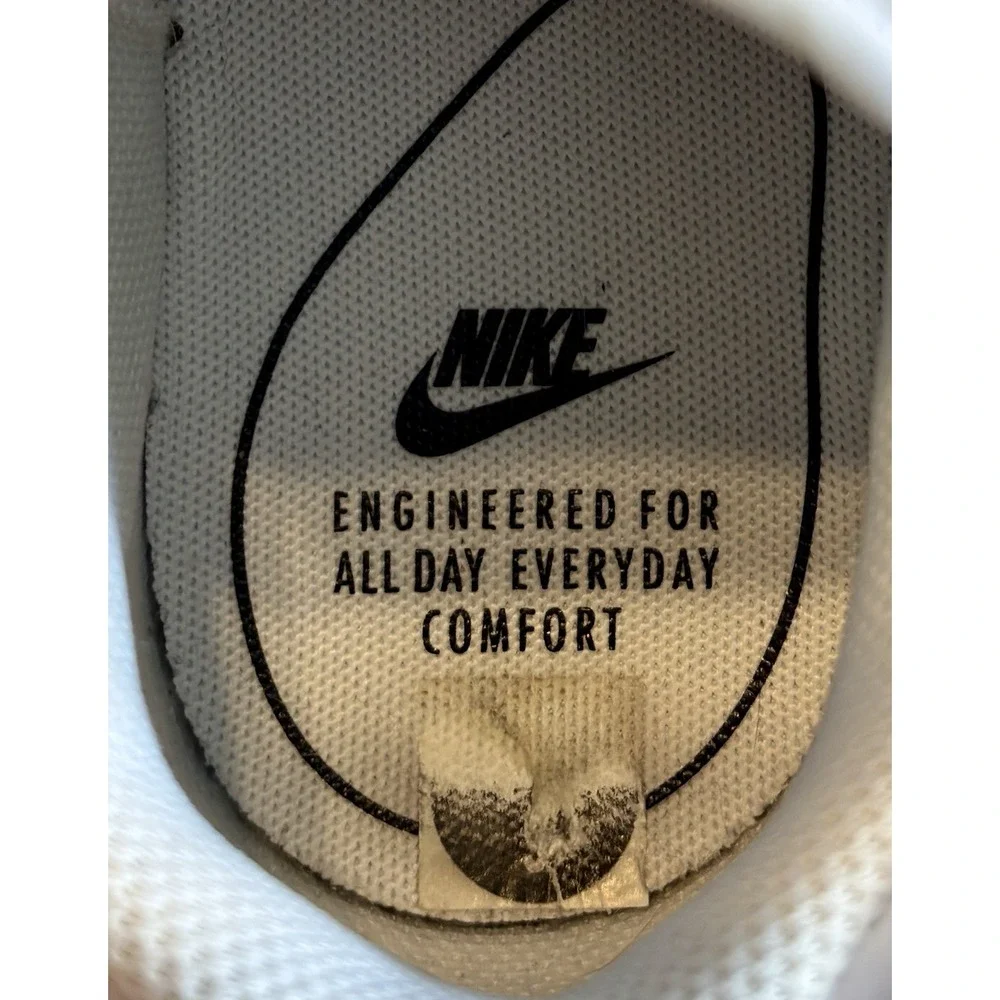 Nike court vantage